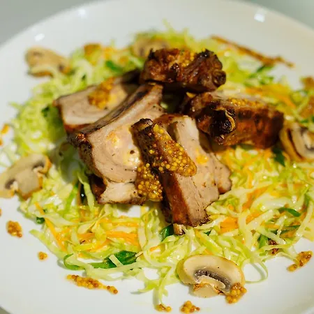 Pid Zamkom فندق Kamenitsa
